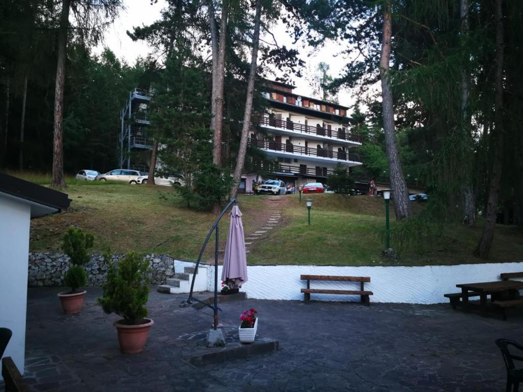 Royal Hotel Paolino Каварено Екстериор снимка