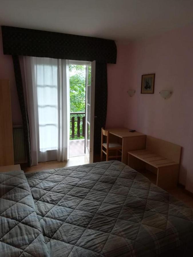 Royal Hotel Paolino Каварено Екстериор снимка