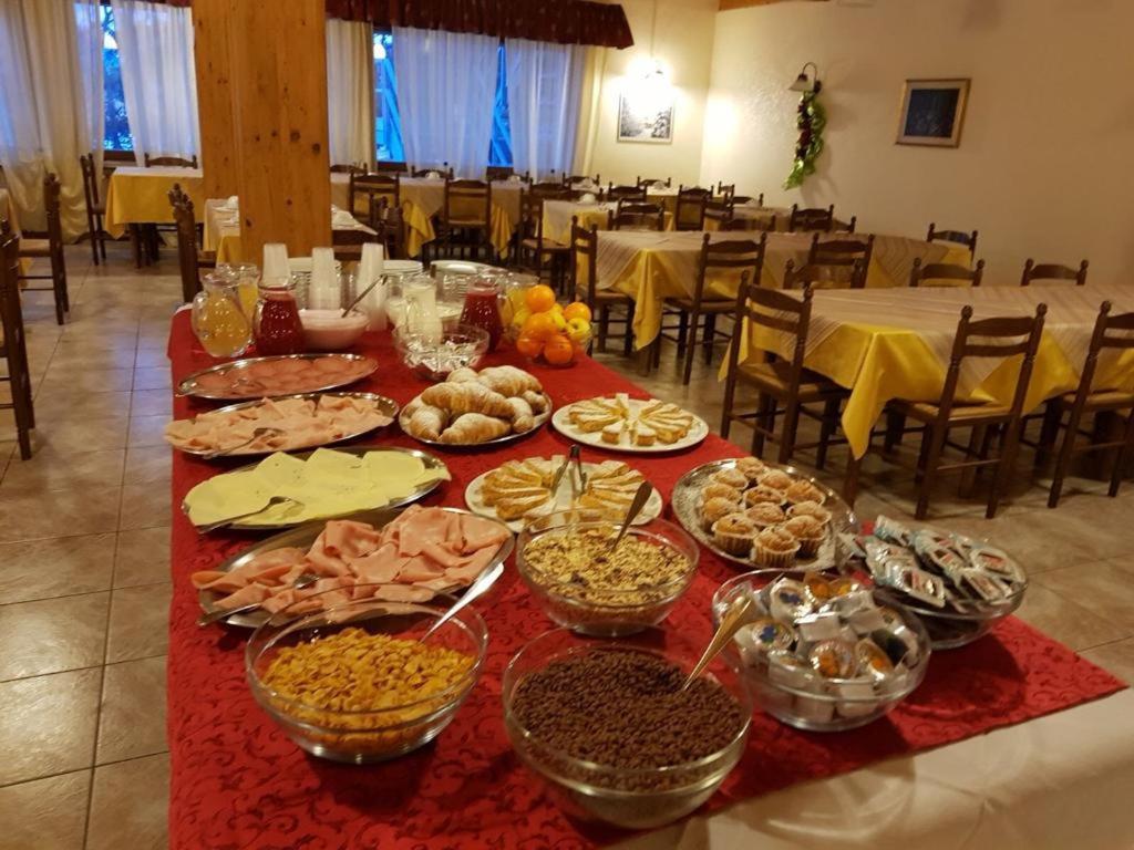 Royal Hotel Paolino Каварено Екстериор снимка