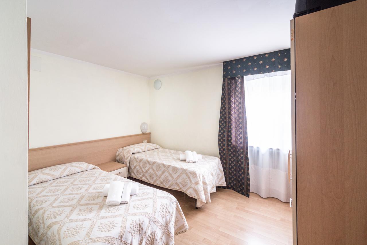 Royal Hotel Paolino Каварено Екстериор снимка