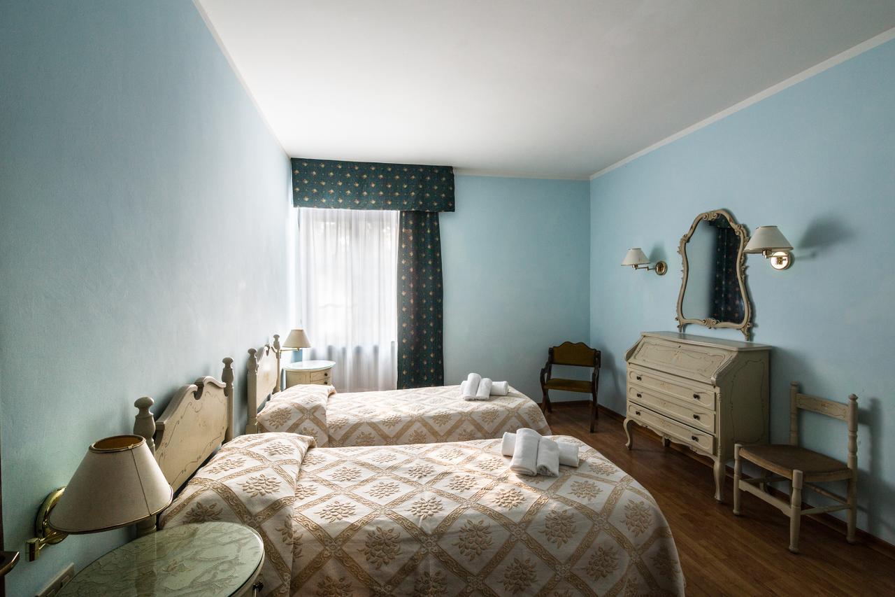 Royal Hotel Paolino Каварено Стая снимка