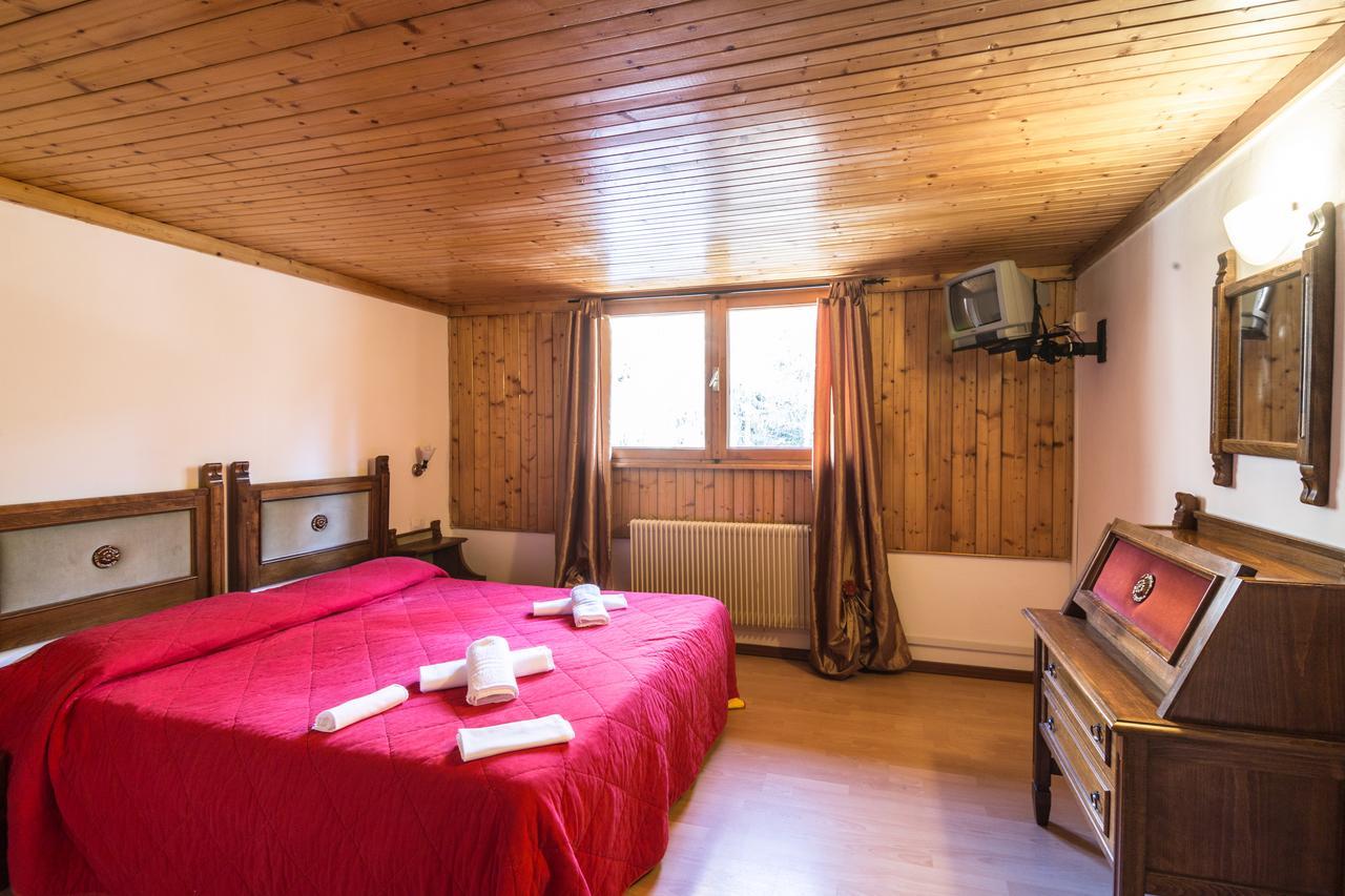 Royal Hotel Paolino Каварено Екстериор снимка