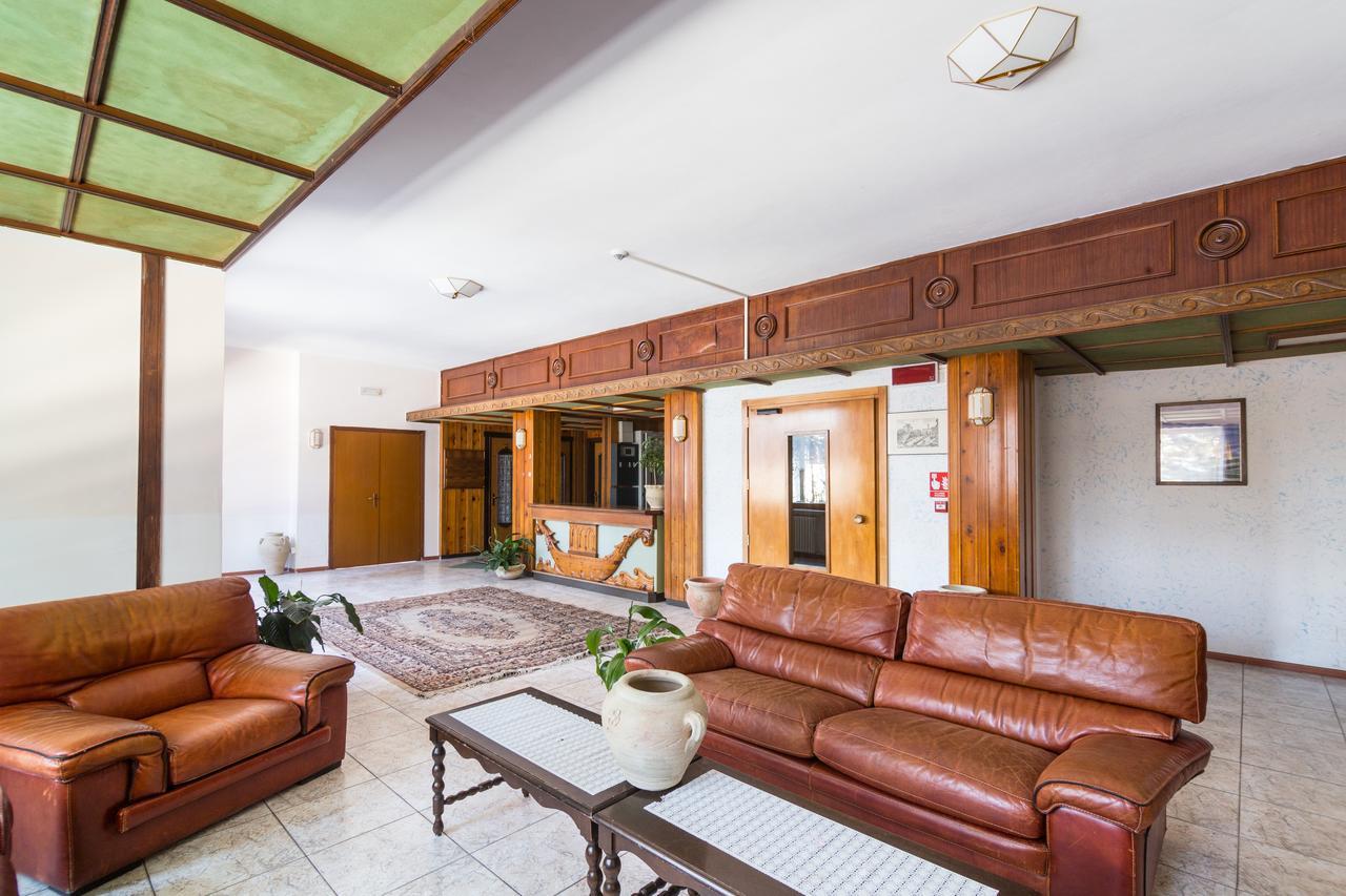 Royal Hotel Paolino Каварено Екстериор снимка