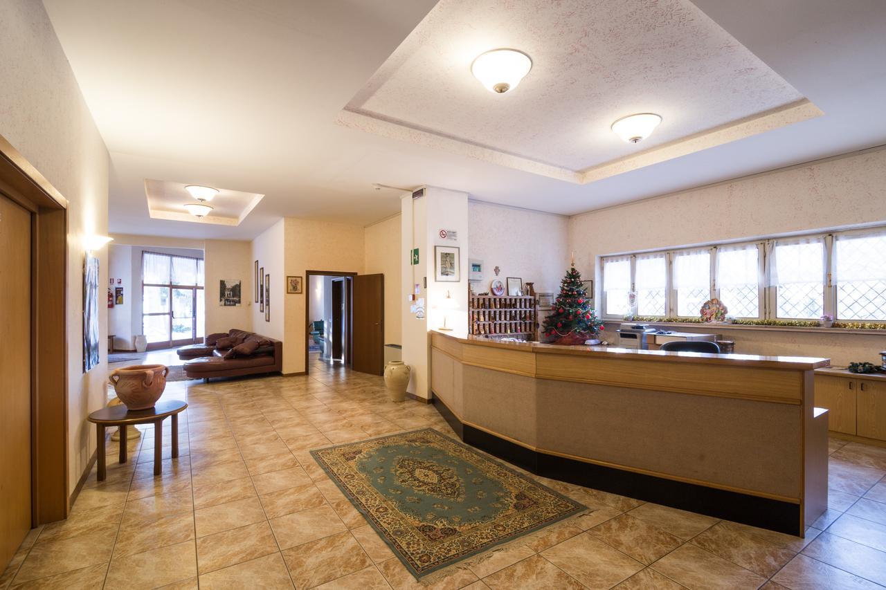 Royal Hotel Paolino Каварено Екстериор снимка