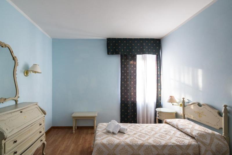 Royal Hotel Paolino Каварено Екстериор снимка